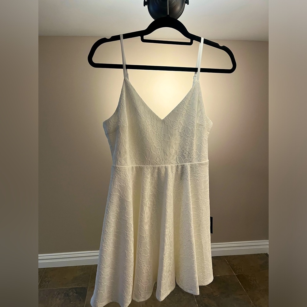 Lulu’s White Lace Mini Dress, Size Medium, Never been worn